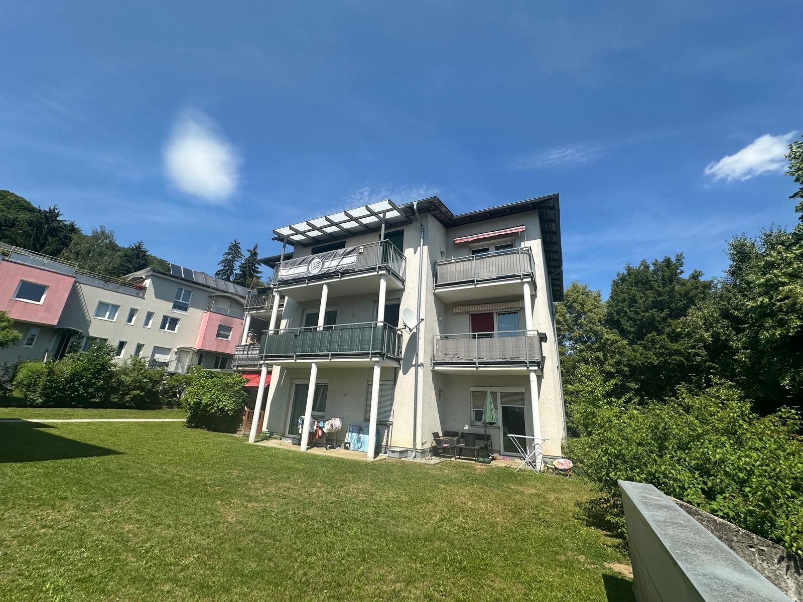 Moderne Terrassenwohnung samt Maßmöblierung und Gartenzugang direkt neben dem UKH Graz
