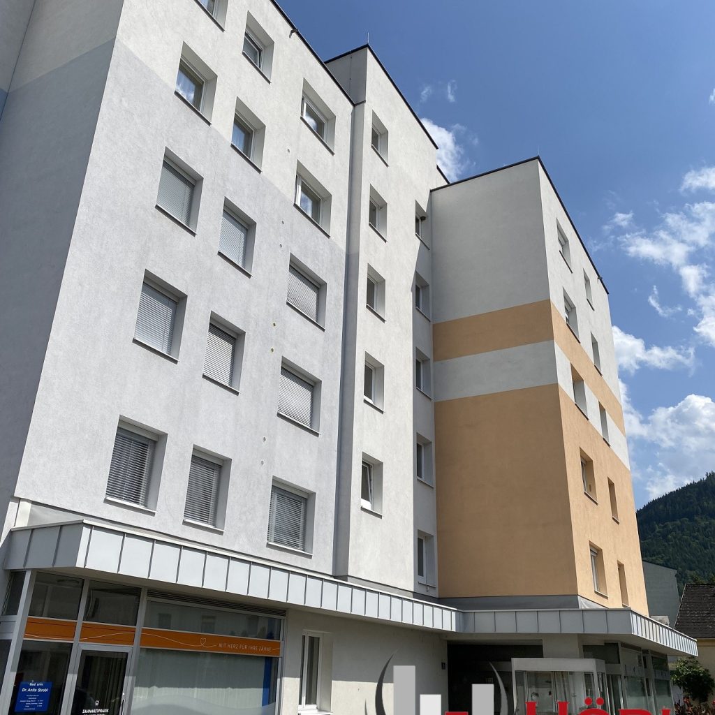 Leoben: Geräumige 3 Zimmer Wohnung in guter Lage mit zwei Tiefgaragen Plätzen (1869)