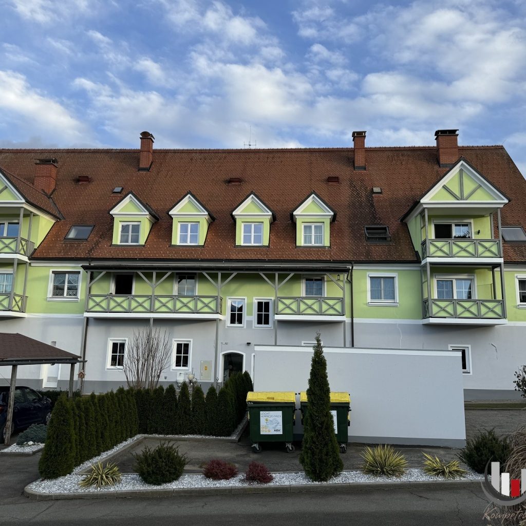 Sonnige Dachgeschoss- Wohnung in zentraler Lage