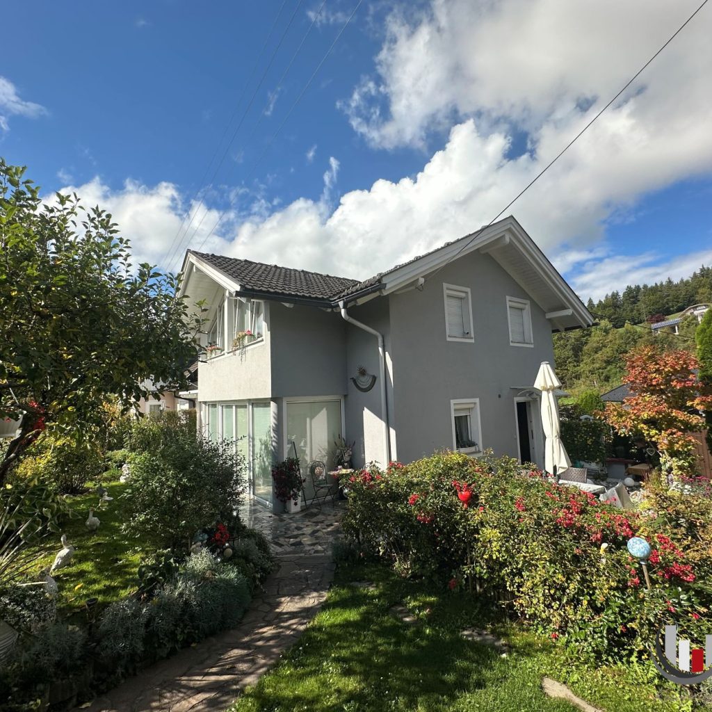 Feines modernes Wohnhaus in neuwertigem Zustand mit Kachelofen in herrlicher Ruhelage